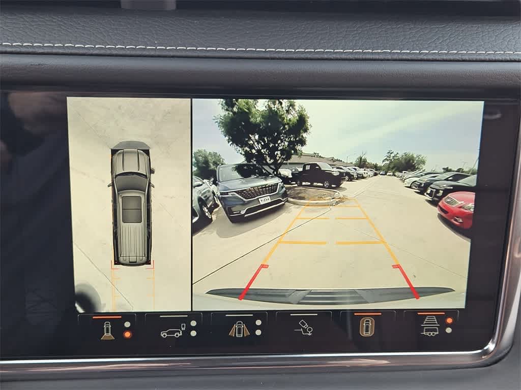 Thumbnail: 2023 GMC Yukon XL - 17