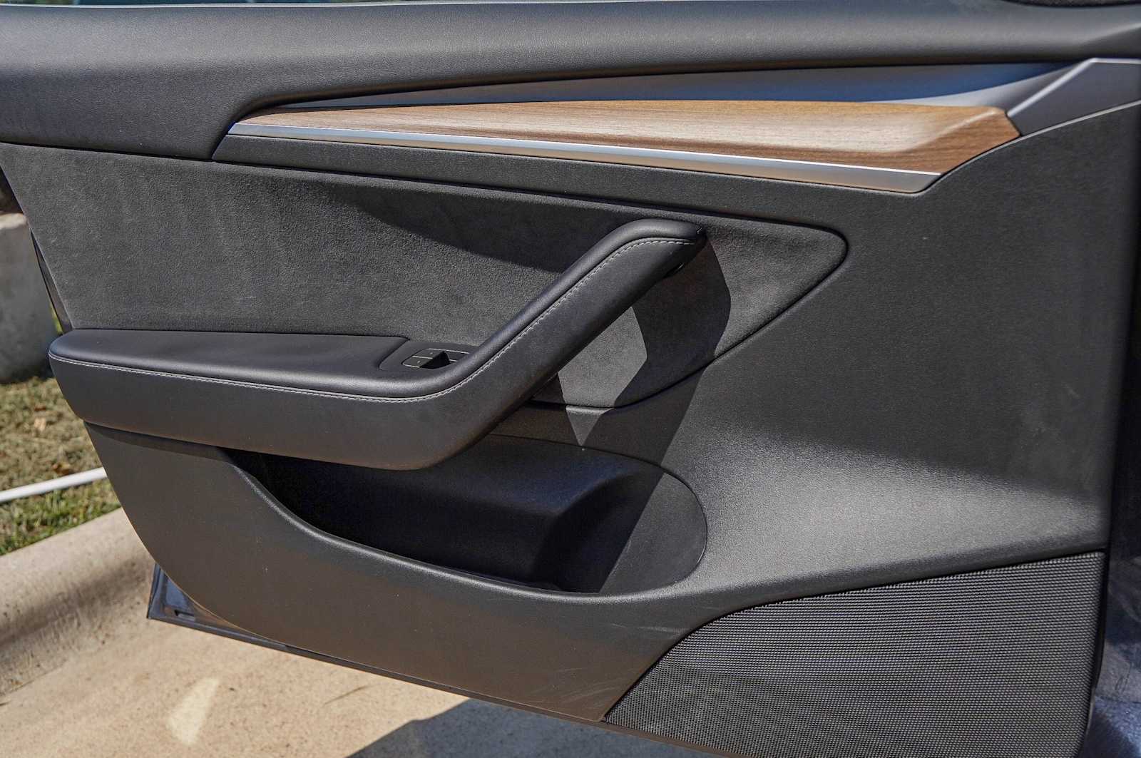 Thumbnail: 2023 Tesla Model 3 - 18