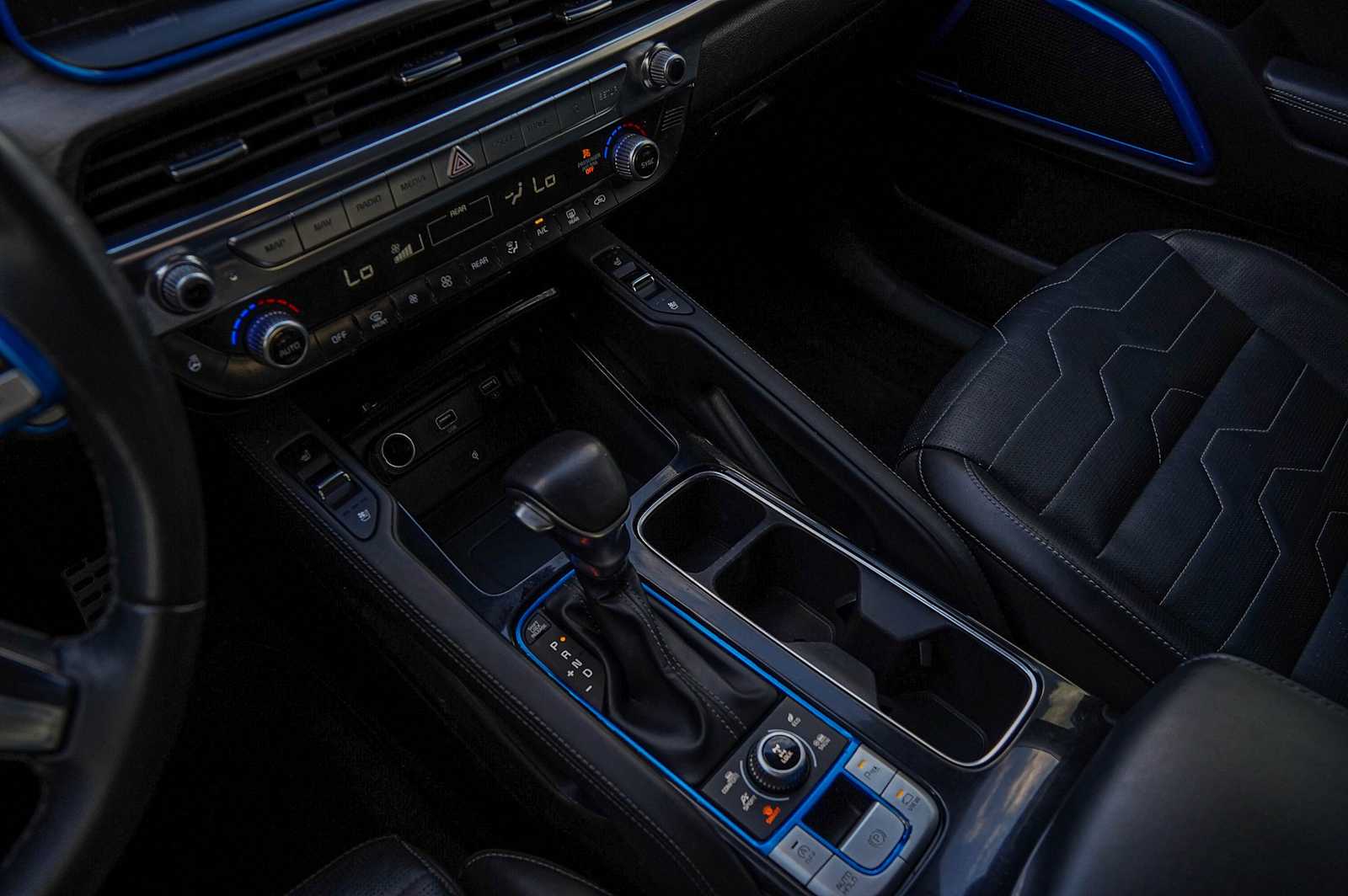 Thumbnail: 2022 Kia Telluride - 18