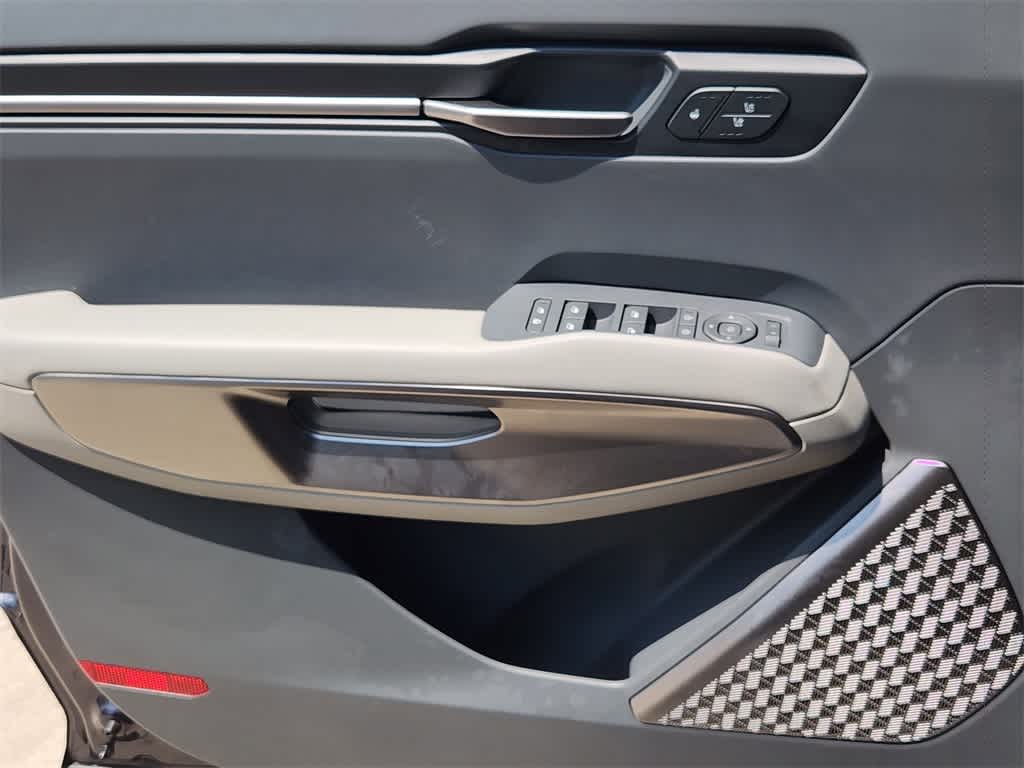 Thumbnail: 2025 Kia EV9 - 23