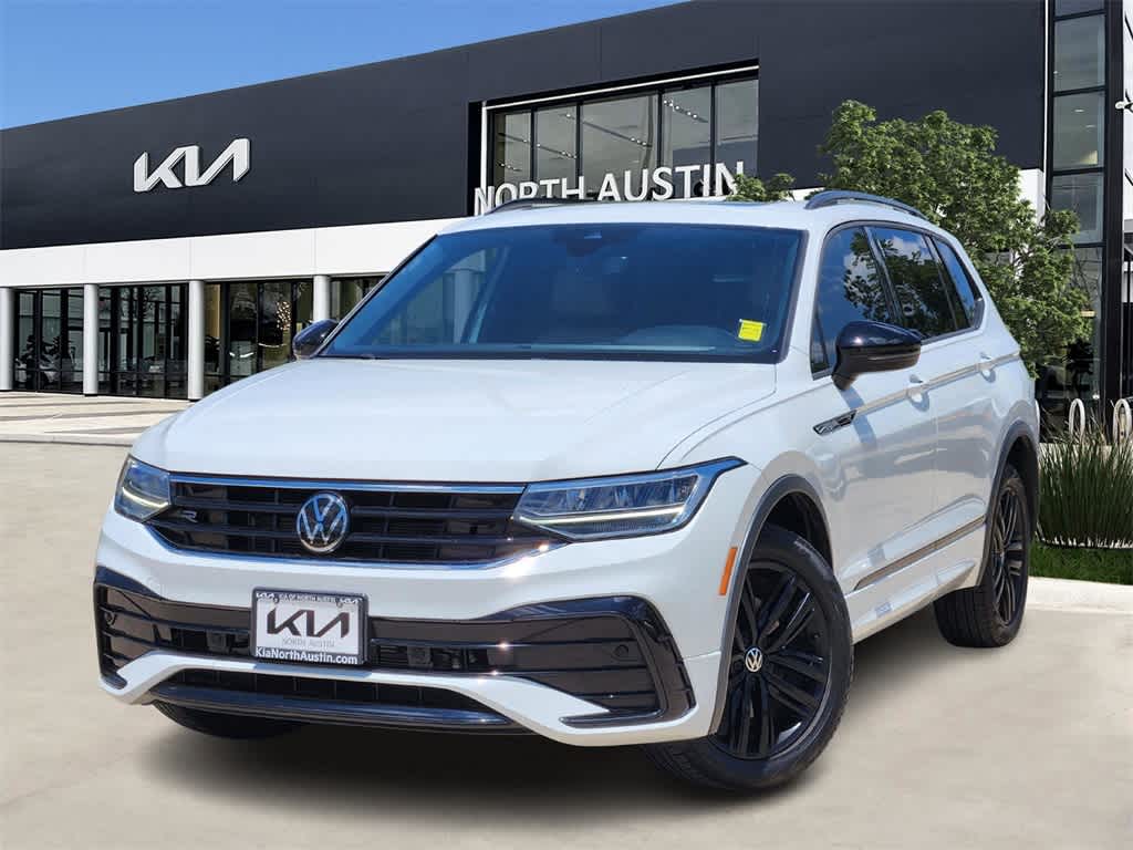 Thumbnail: 2022 Volkswagen Tiguan - 1