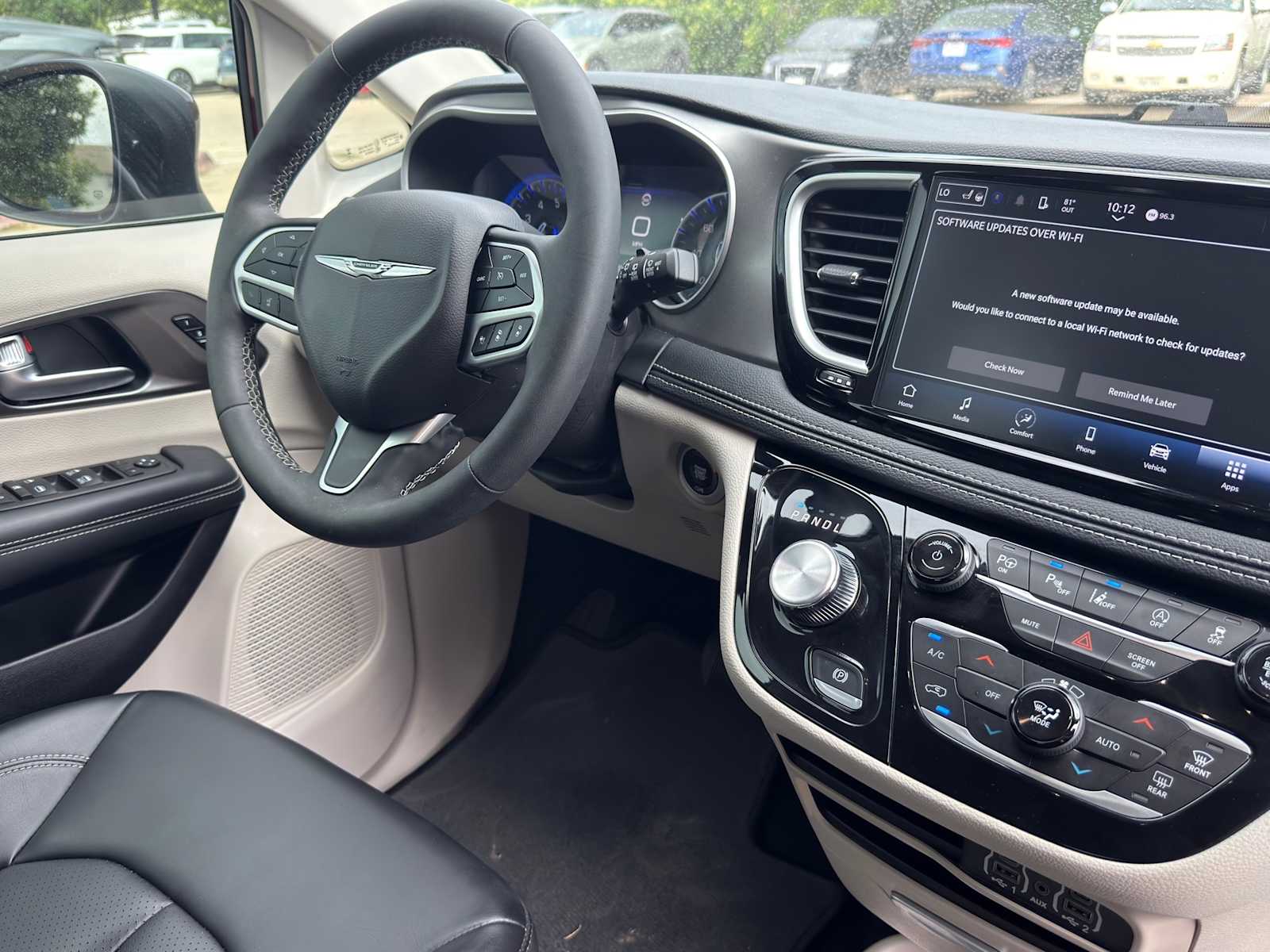 Thumbnail: 2023 Chrysler Pacifica - 28