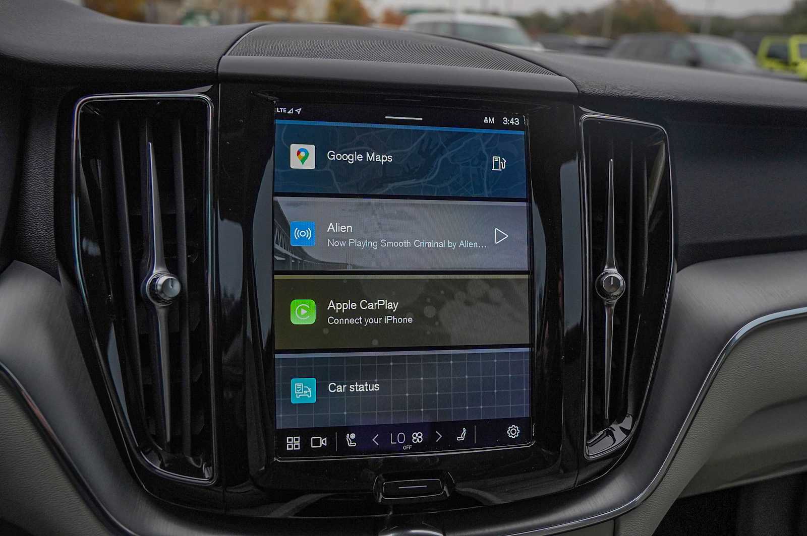 Thumbnail: 2023 Volvo XC60 - 18