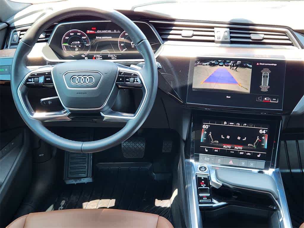 Thumbnail: 2022 Audi e-tron - 27