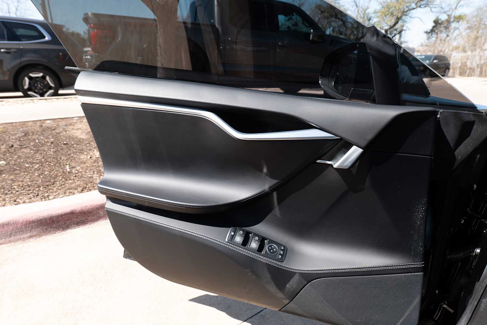 Thumbnail: 2017 Tesla Model S - 19