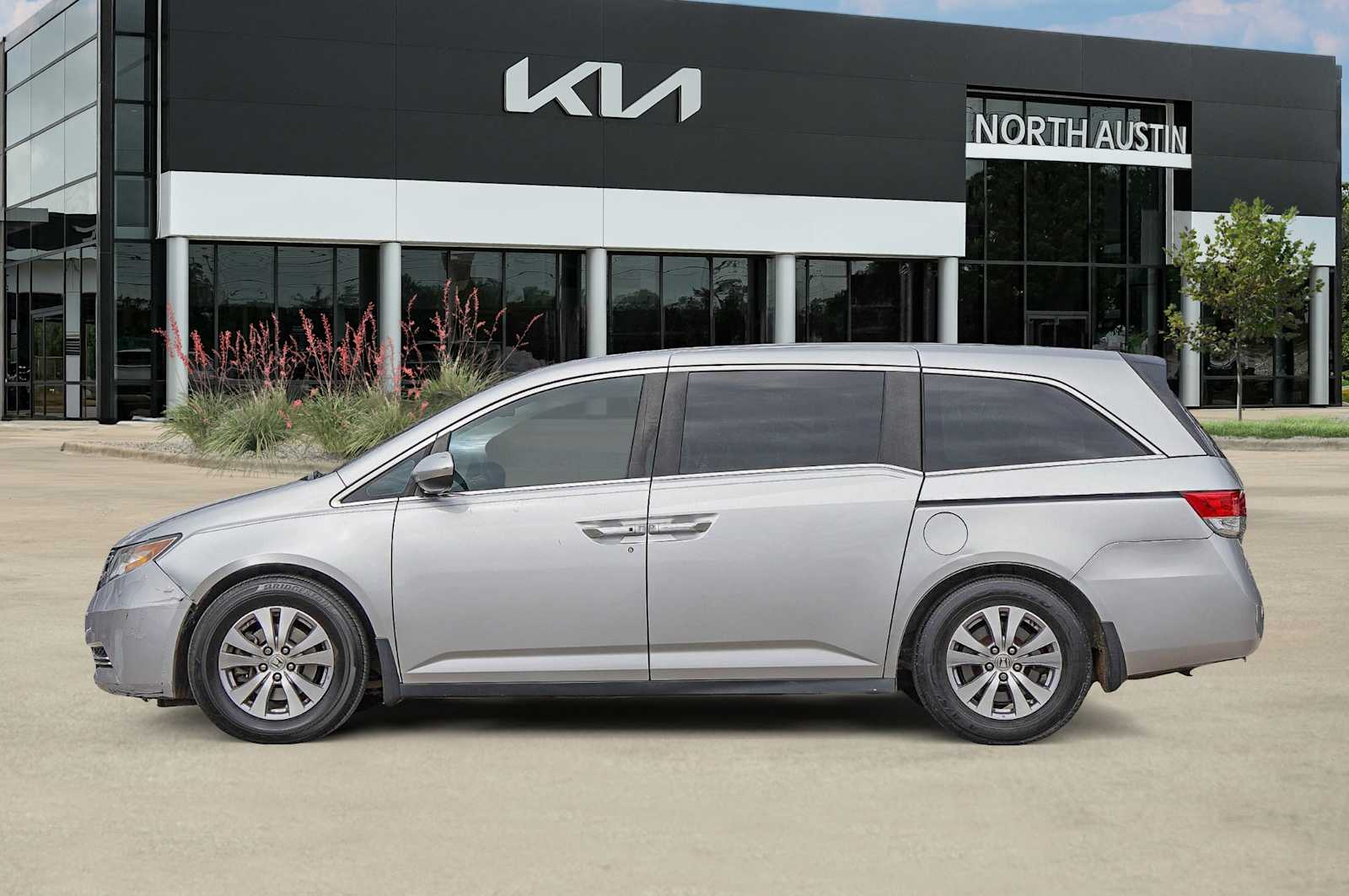 Thumbnail: 2015 Honda Odyssey - 4