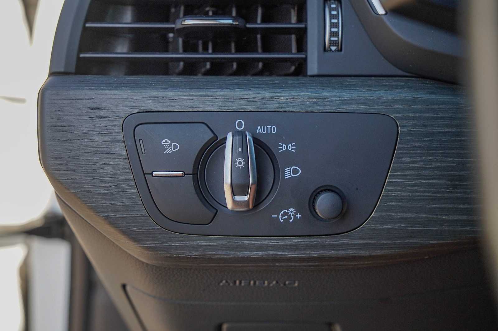 Thumbnail: 2019 Audi A4 - 23