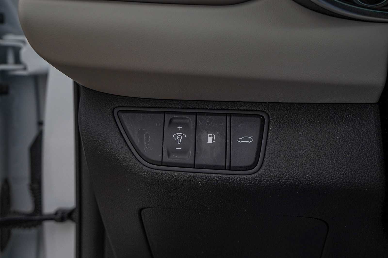 Thumbnail: 2023 Genesis G70 - 23