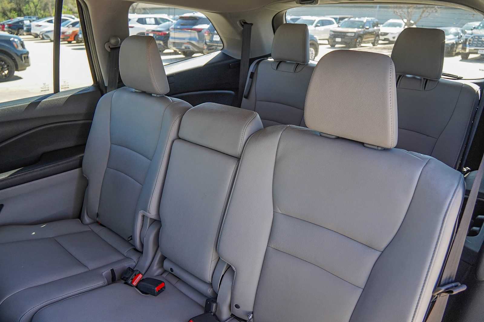 Thumbnail: 2017 Honda Pilot - 29