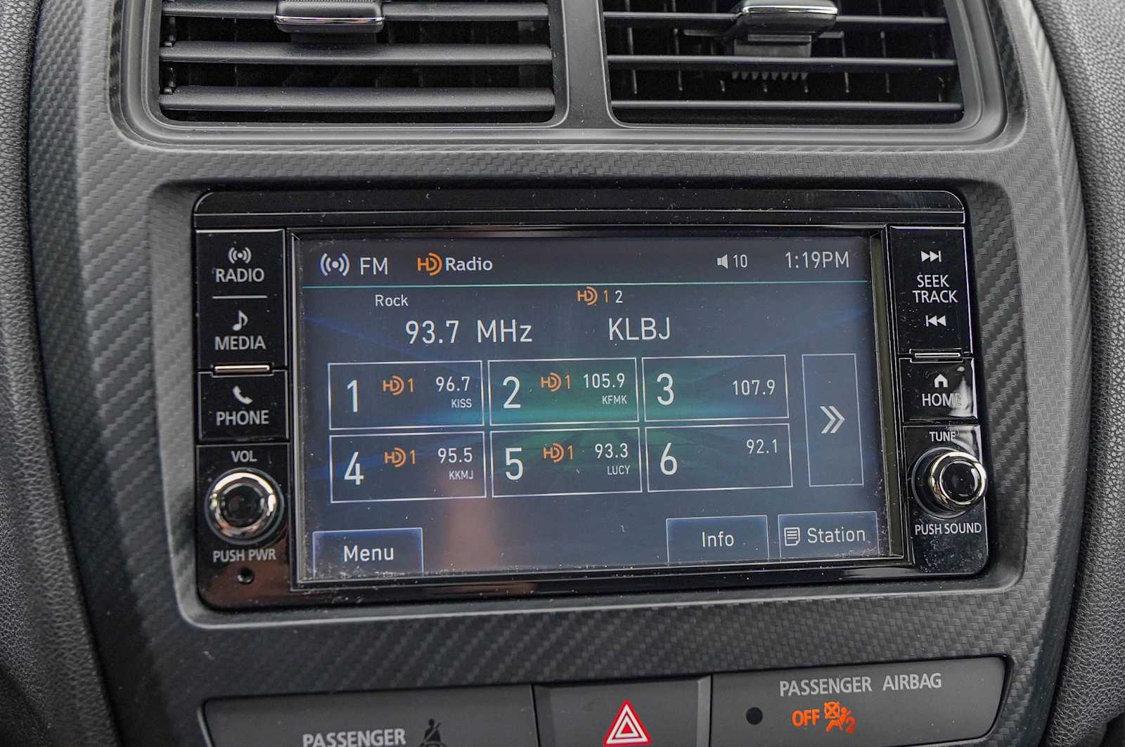 Thumbnail: 2021 Mitsubishi Outlander Sport - 17