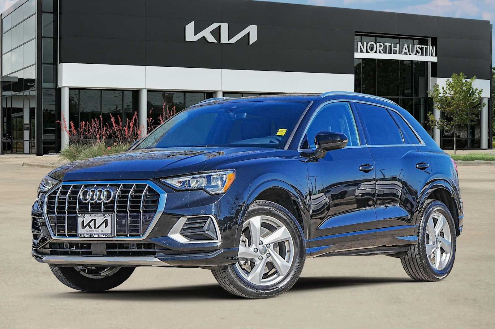 Thumbnail: 2020 Audi Q3 - 1