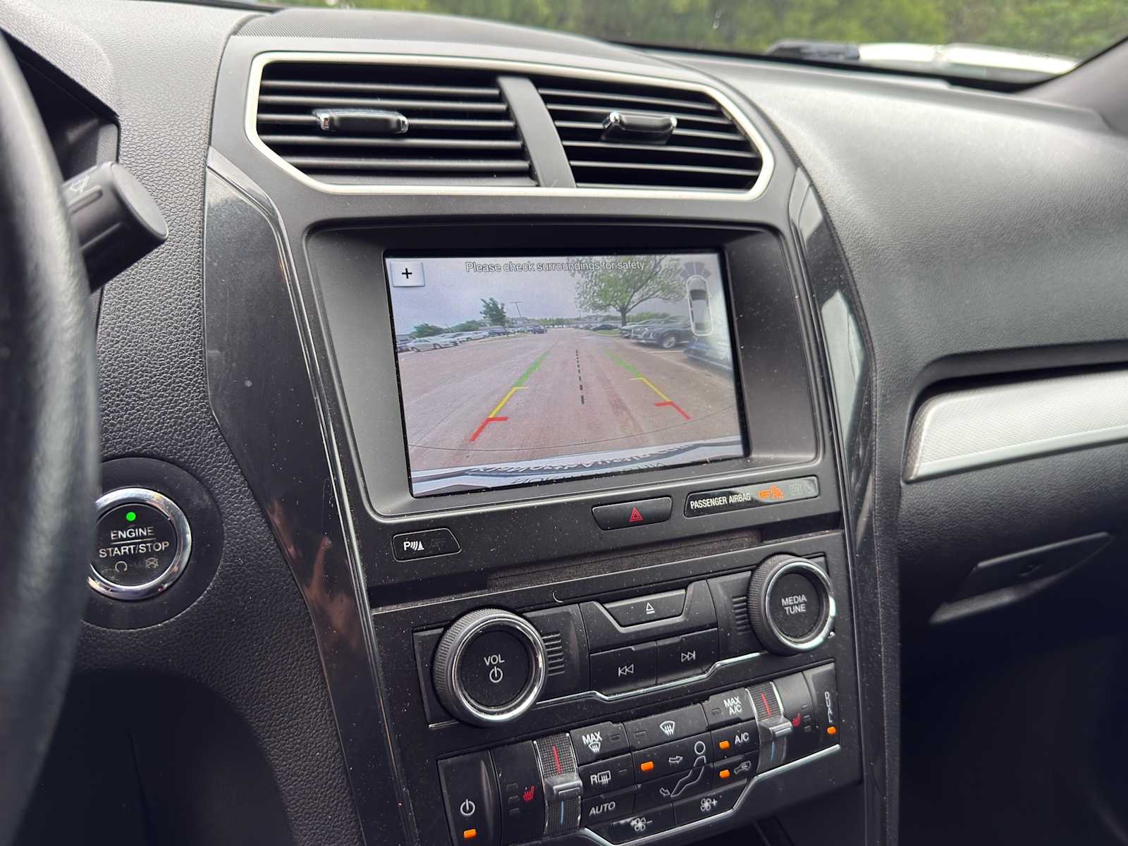 Thumbnail: 2017 Ford Explorer - 12