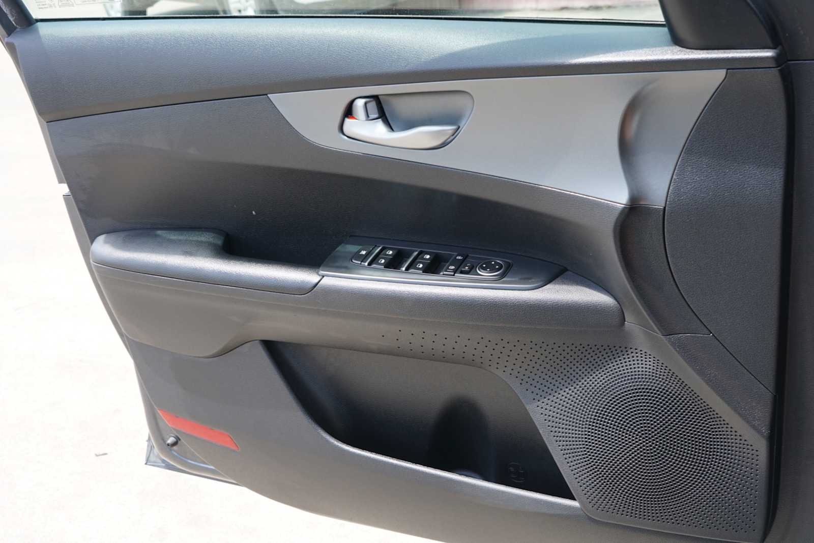 Thumbnail: 2021 Kia Forte - 12