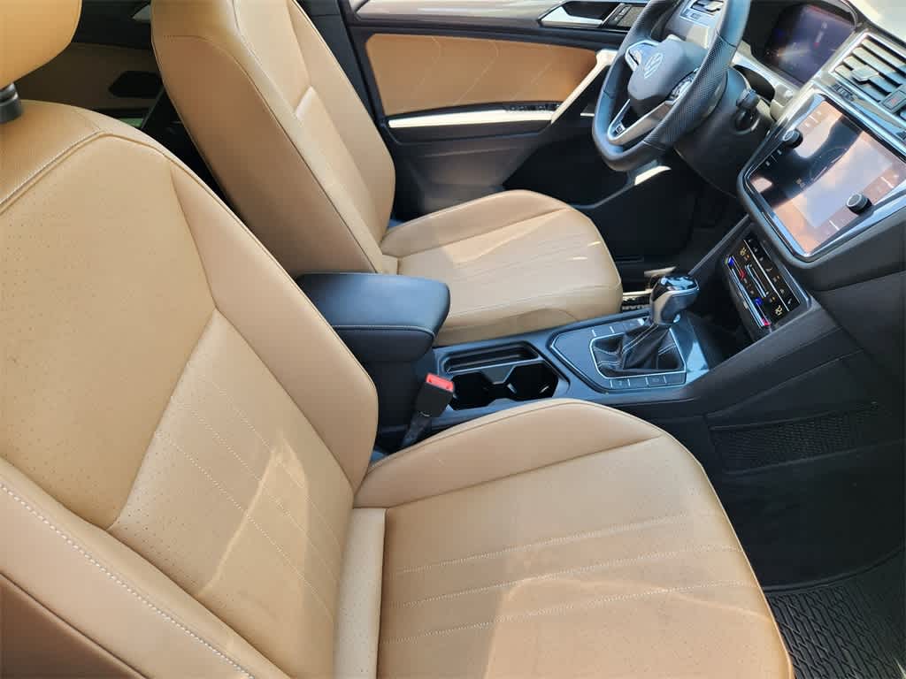 Thumbnail: 2022 Volkswagen Tiguan - 14