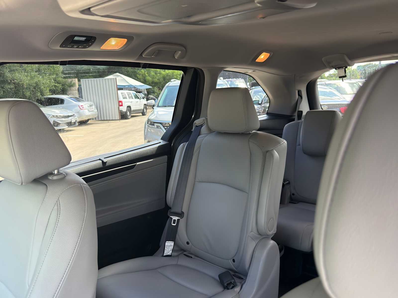 Thumbnail: 2023 Honda Odyssey - 12