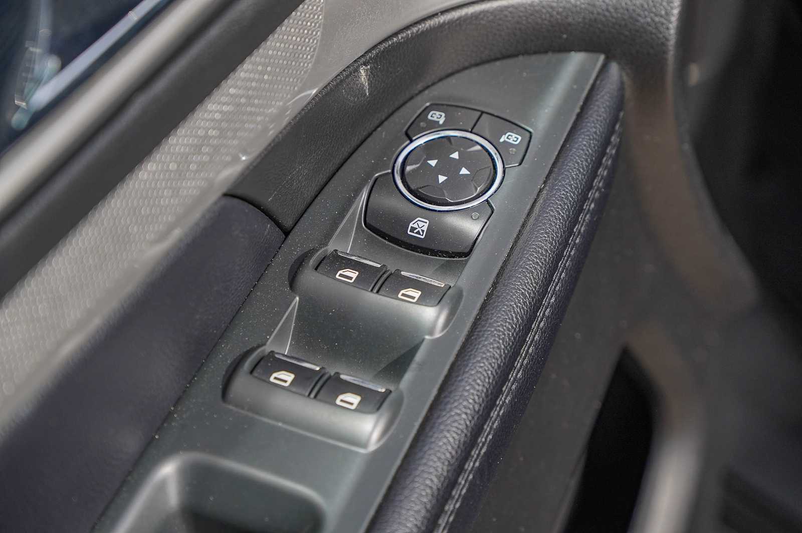 Thumbnail: 2017 Ford Explorer - 17