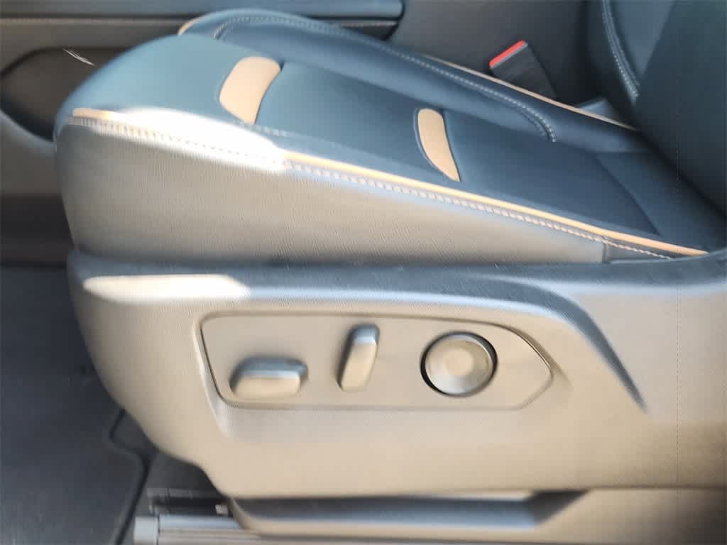 2024 GMC Yukon AT4 25