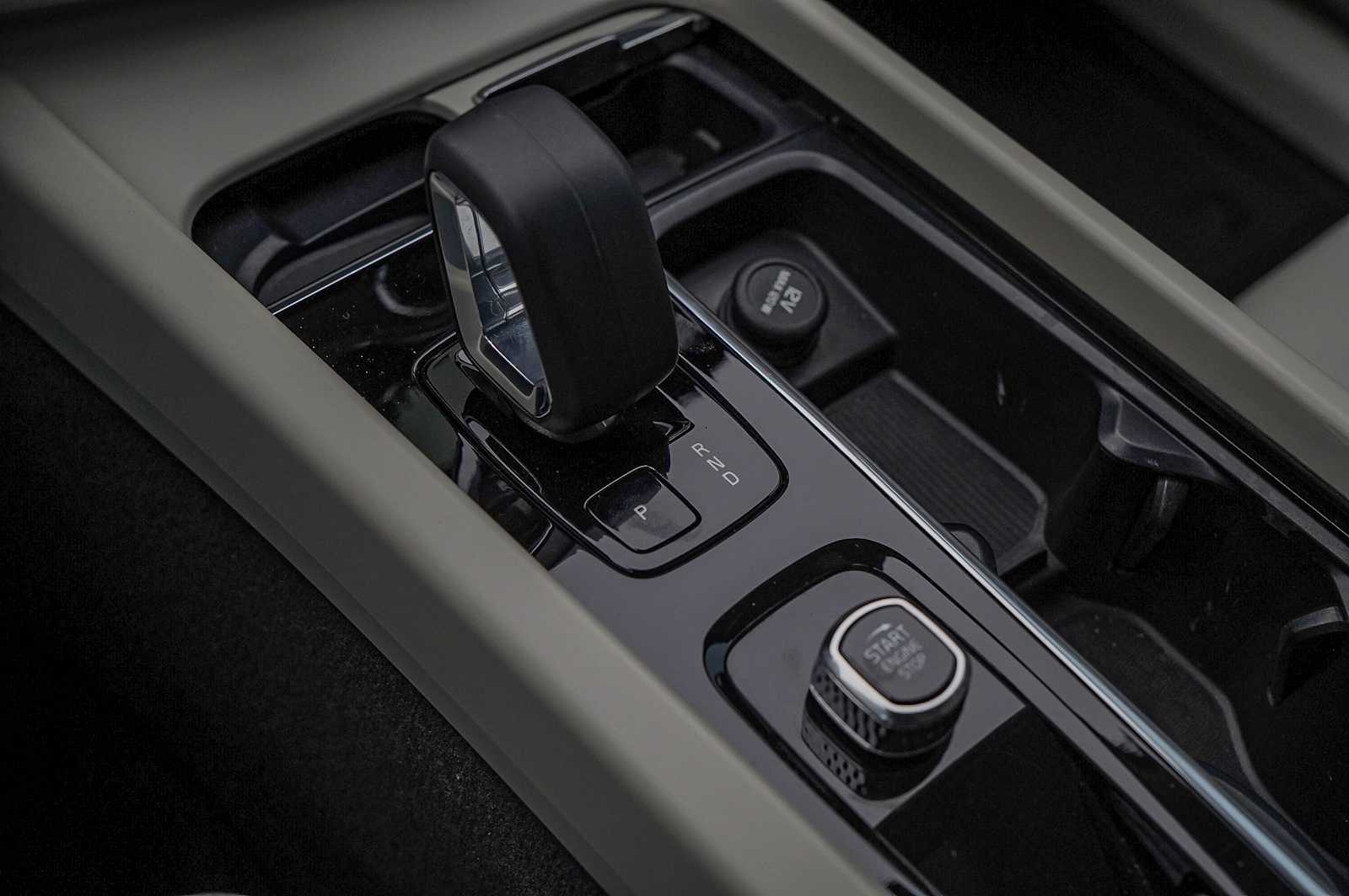 Thumbnail: 2023 Volvo XC60 - 20