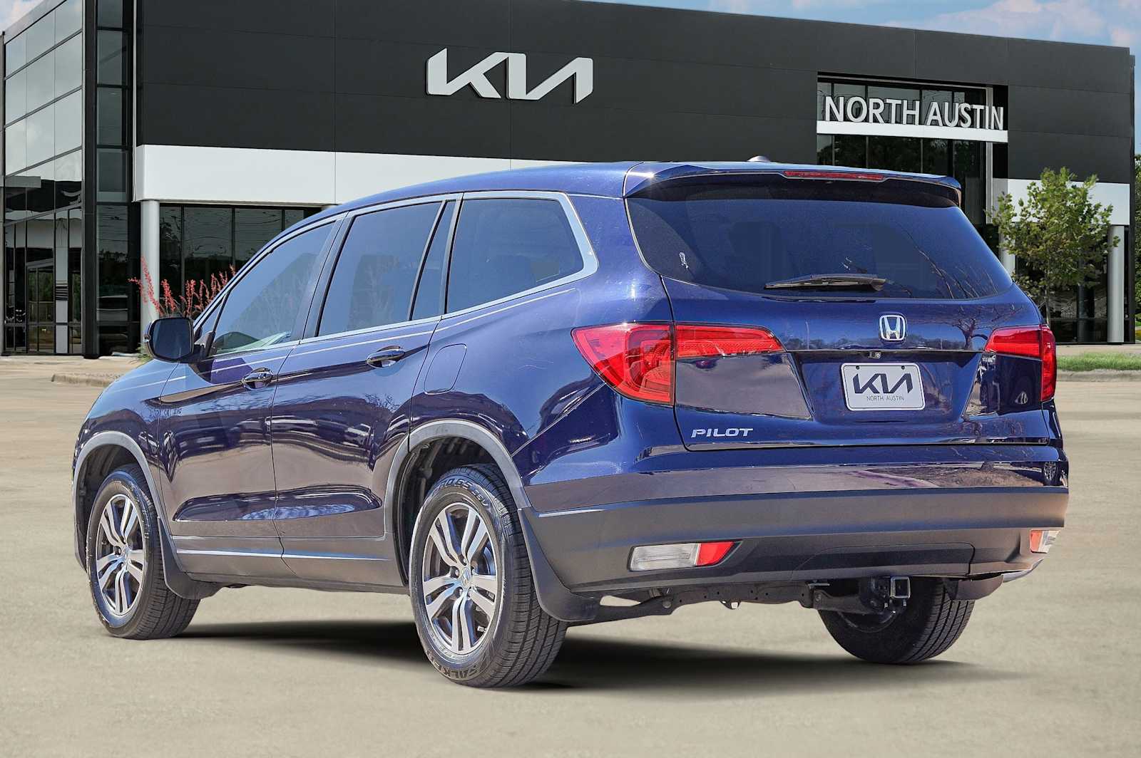 Thumbnail: 2017 Honda Pilot - 5