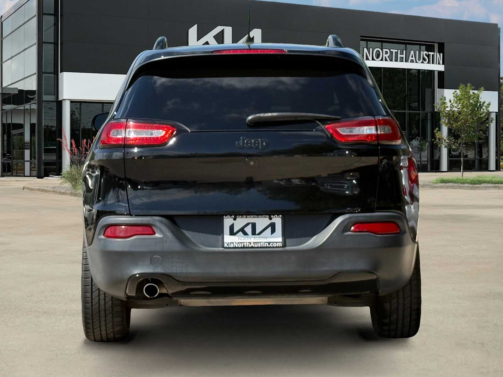 Thumbnail: 2018 Jeep Cherokee - 6