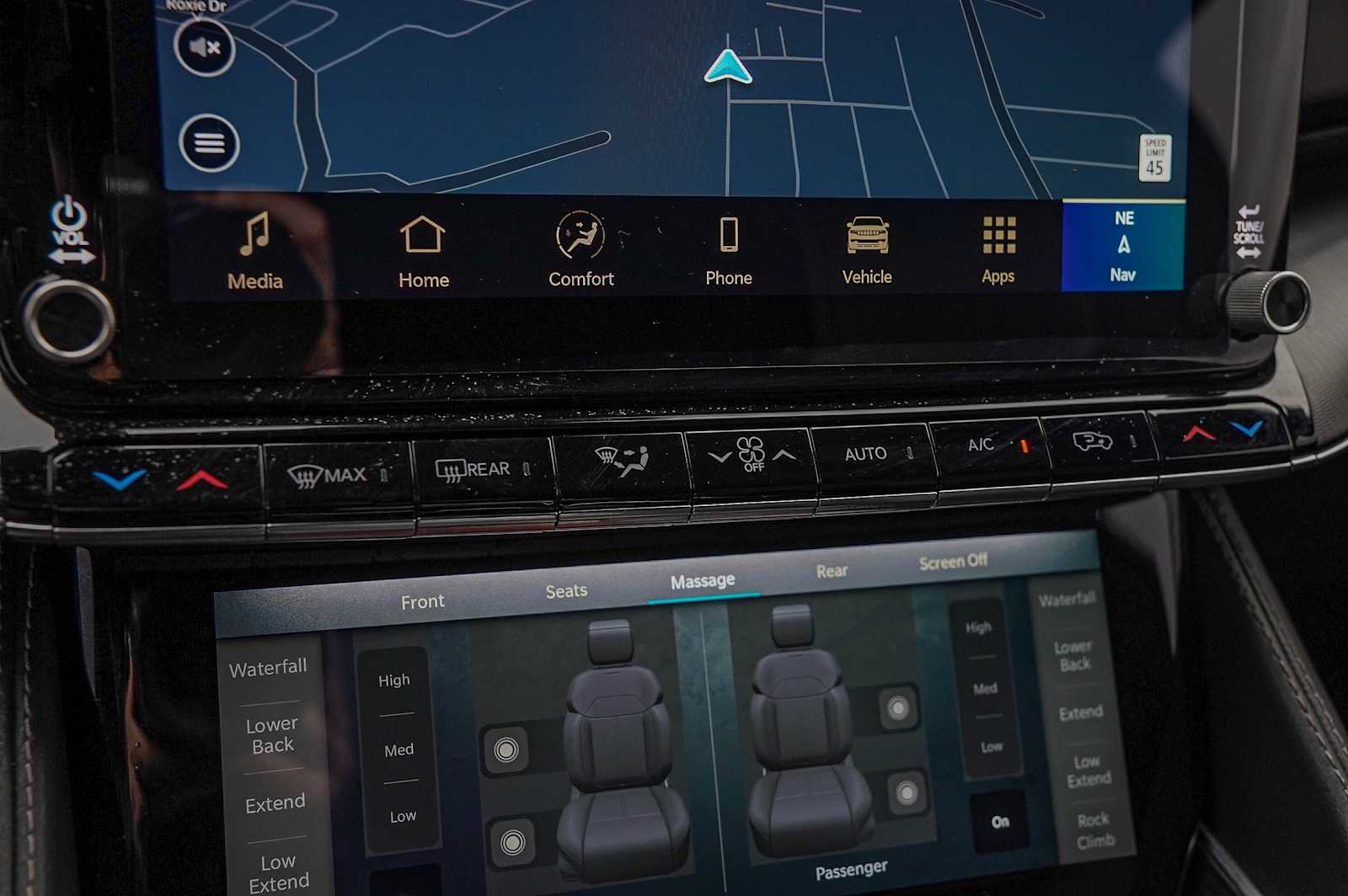 Thumbnail: 2024 Jeep Grand Wagoneer - 19