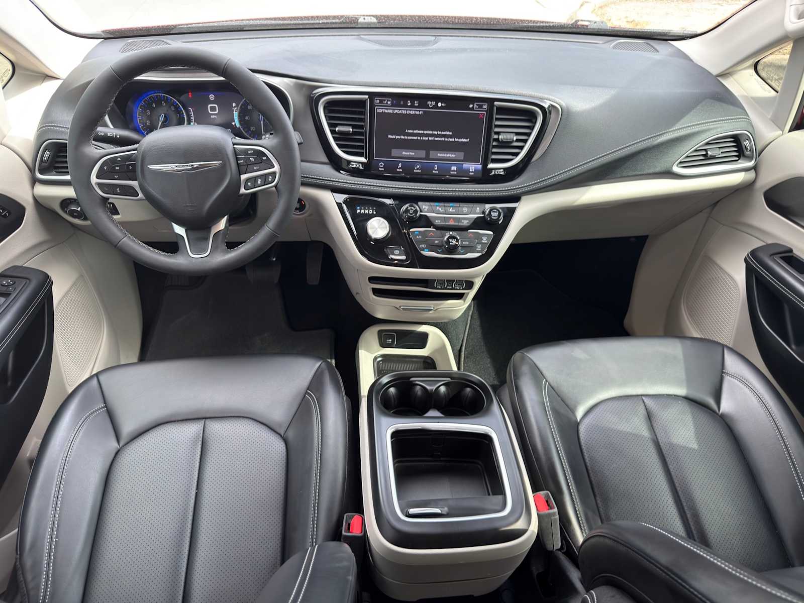 Thumbnail: 2023 Chrysler Pacifica - 20