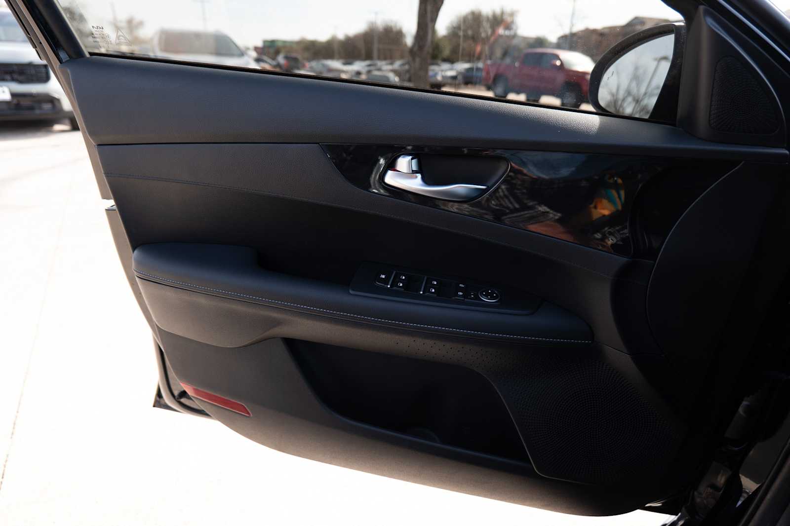 Thumbnail: 2024 Kia Forte - 20