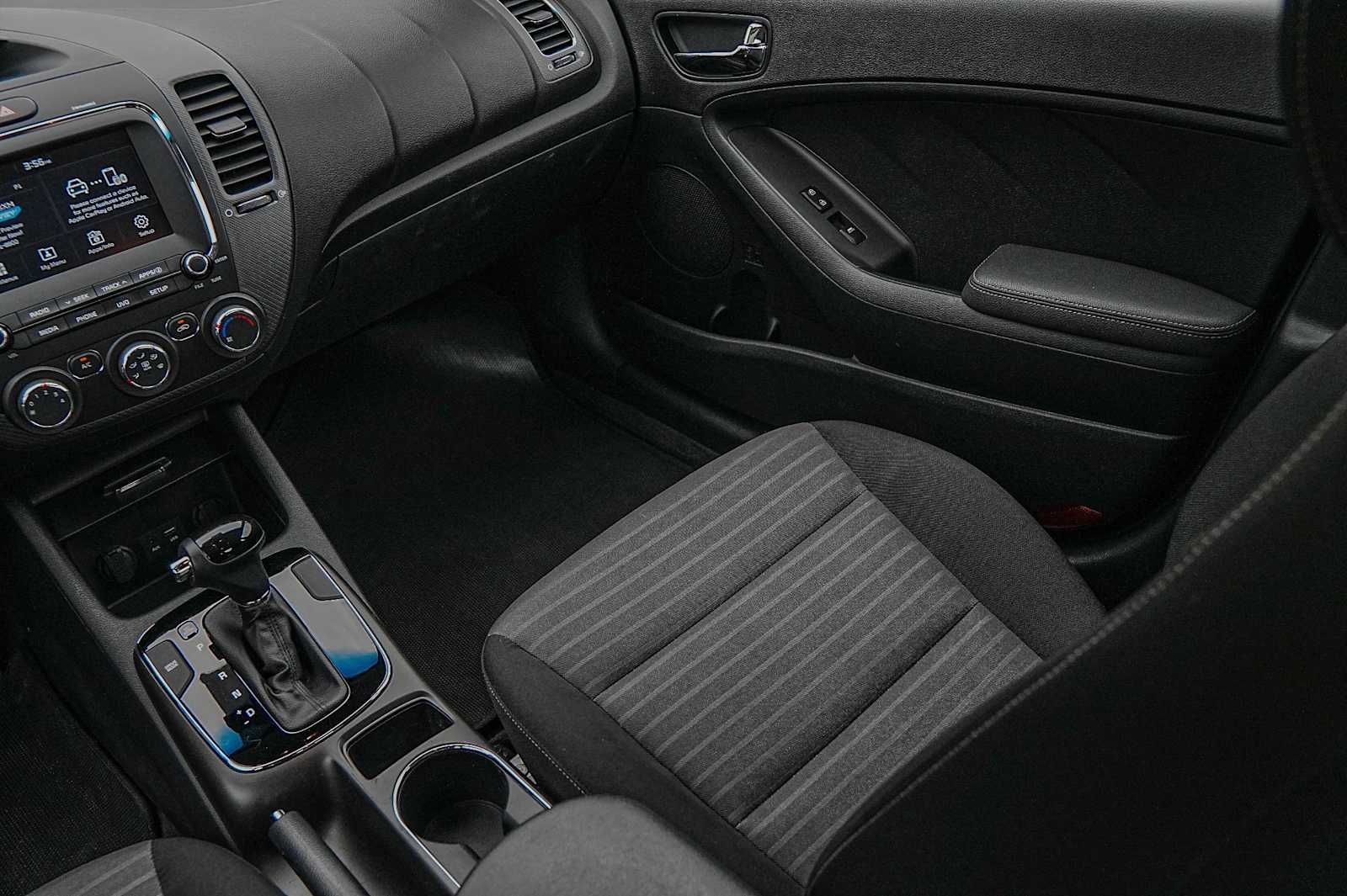 Thumbnail: 2017 Kia Forte - 27