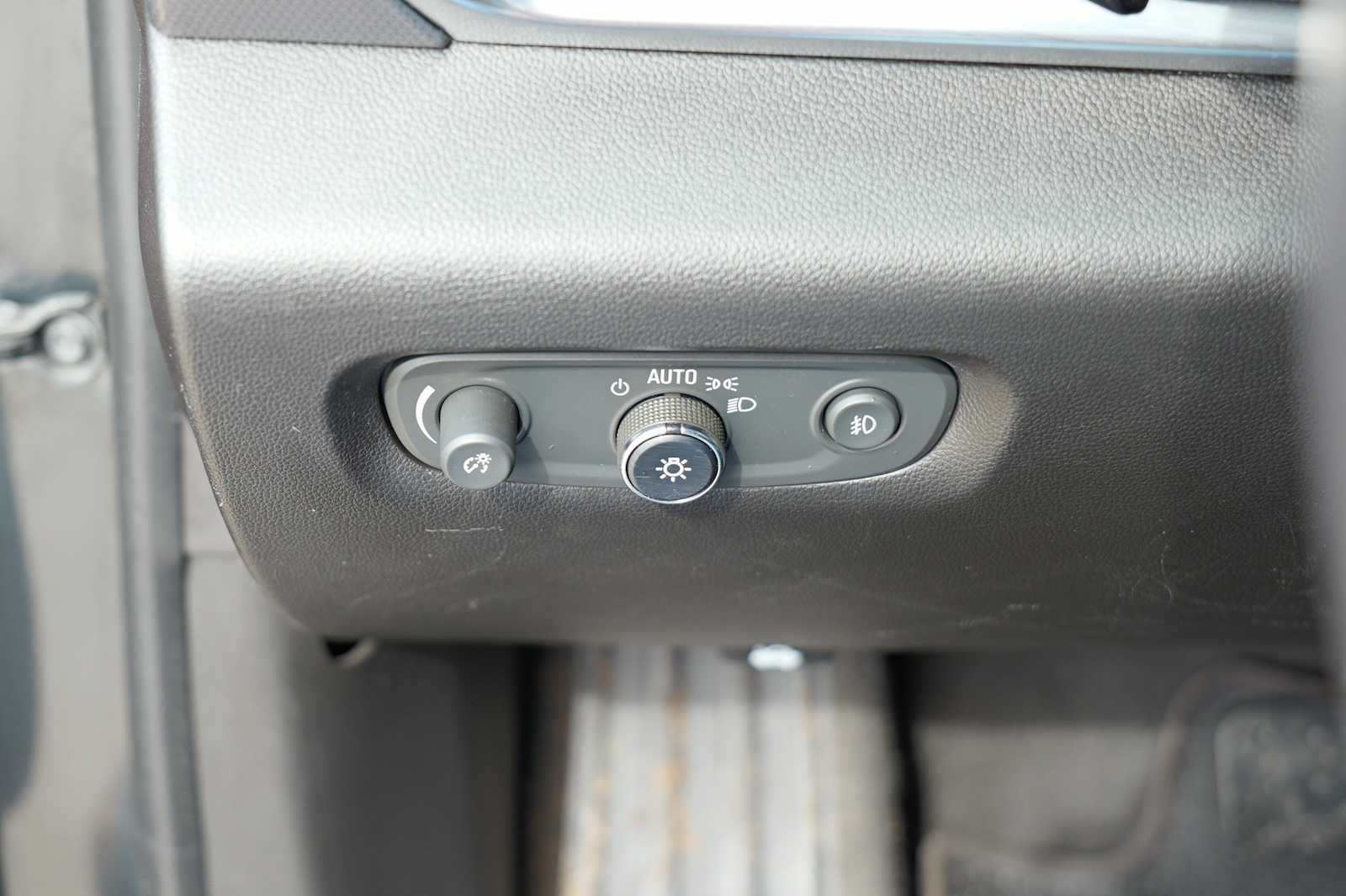 Thumbnail: 2018 Chevrolet Traverse - 19