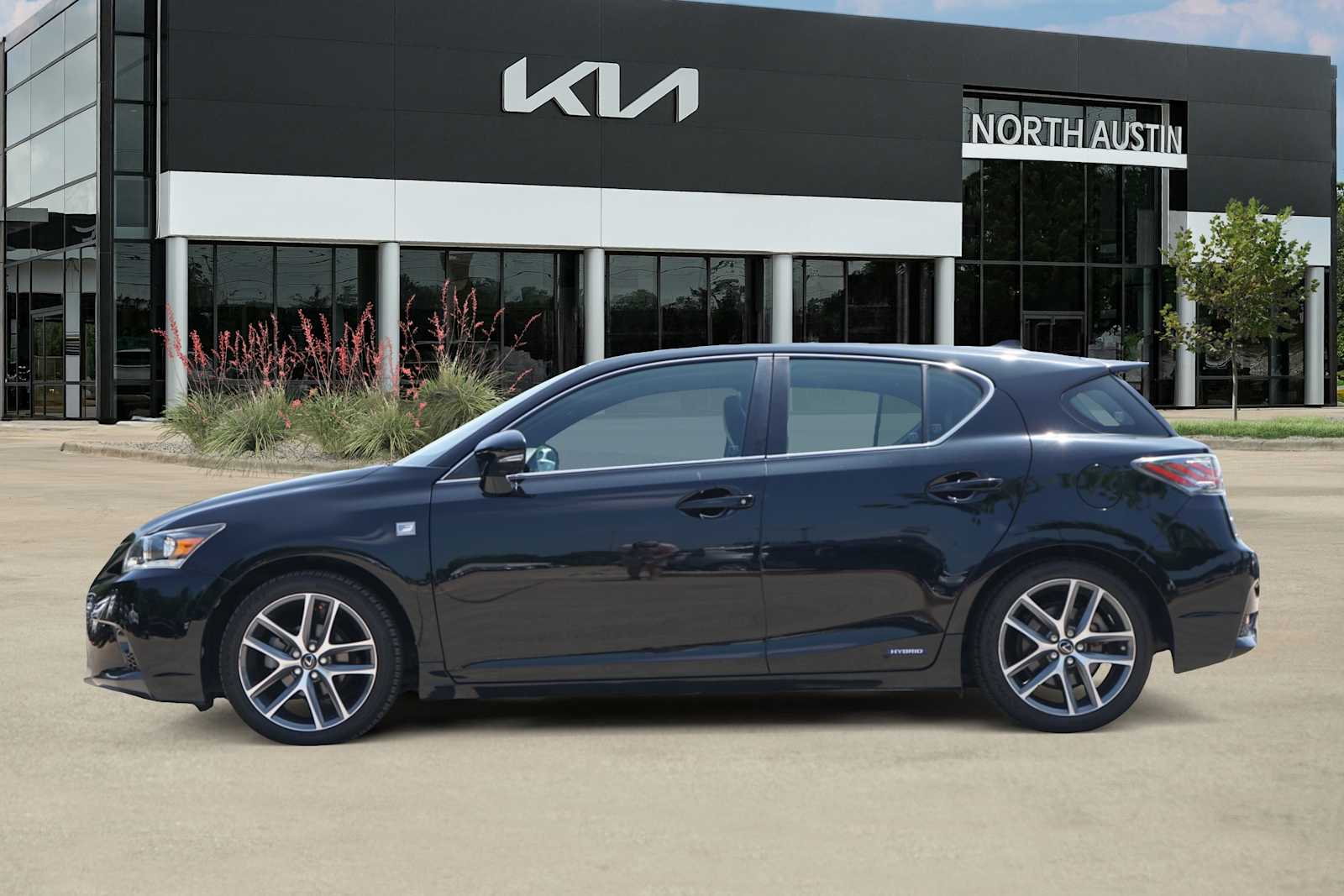 Thumbnail: 2015 Lexus CT - 2