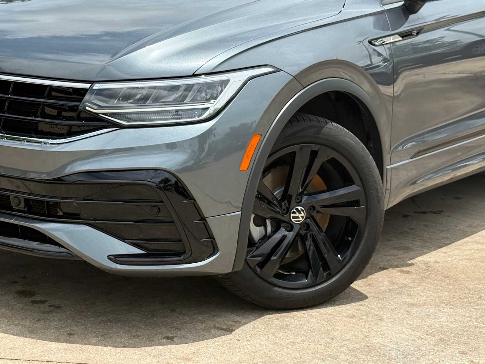 Thumbnail: 2024 Volkswagen Tiguan - 4