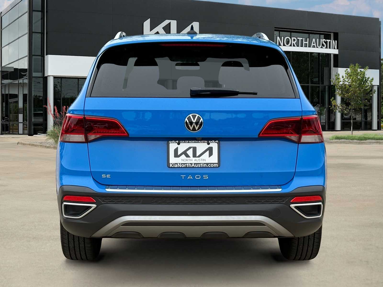 Thumbnail: 2022 Volkswagen Taos - 10