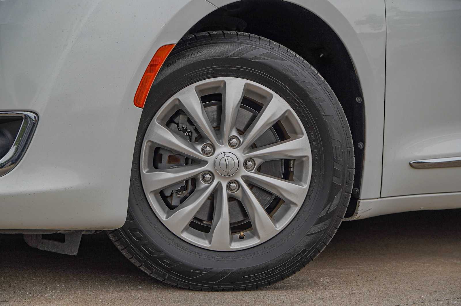 Thumbnail: 2018 Chrysler Pacifica - 2