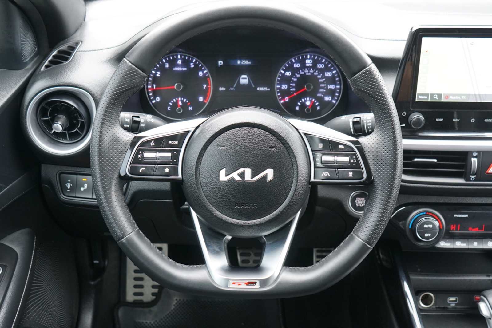 Thumbnail: 2023 Kia Forte - 23