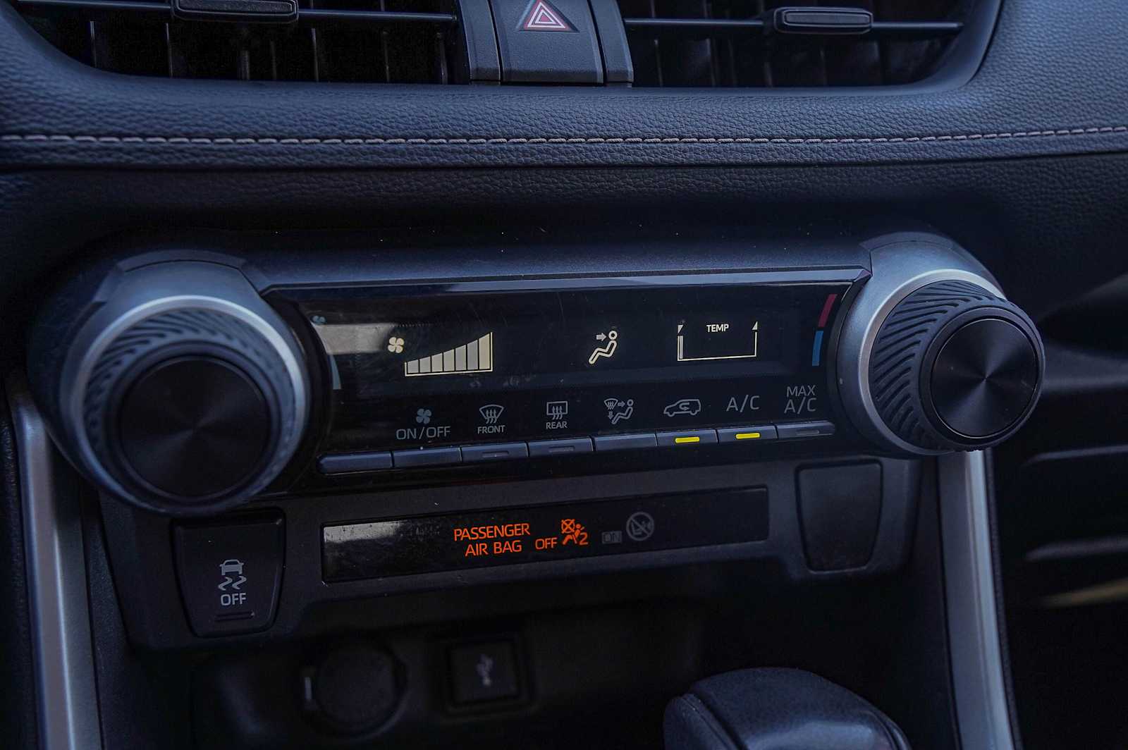 Thumbnail: 2021 Toyota RAV4 - 18