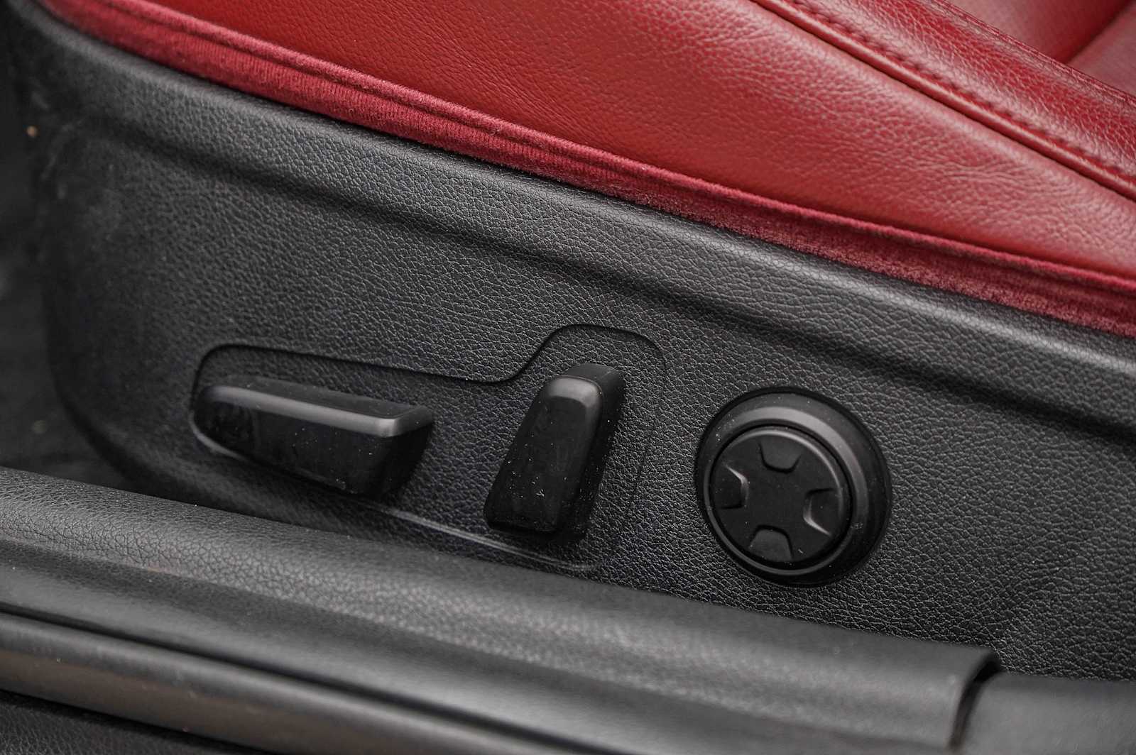 Thumbnail: 2021 Kia Stinger - 26