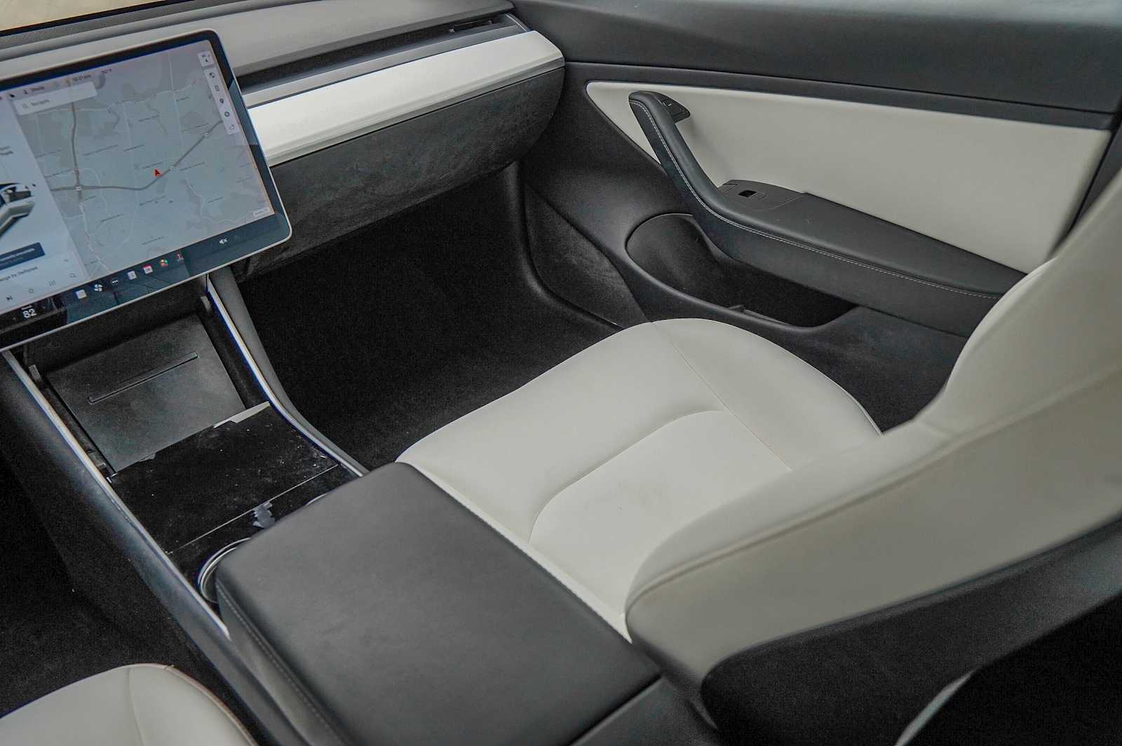 Thumbnail: 2020 Tesla Model 3 - 25