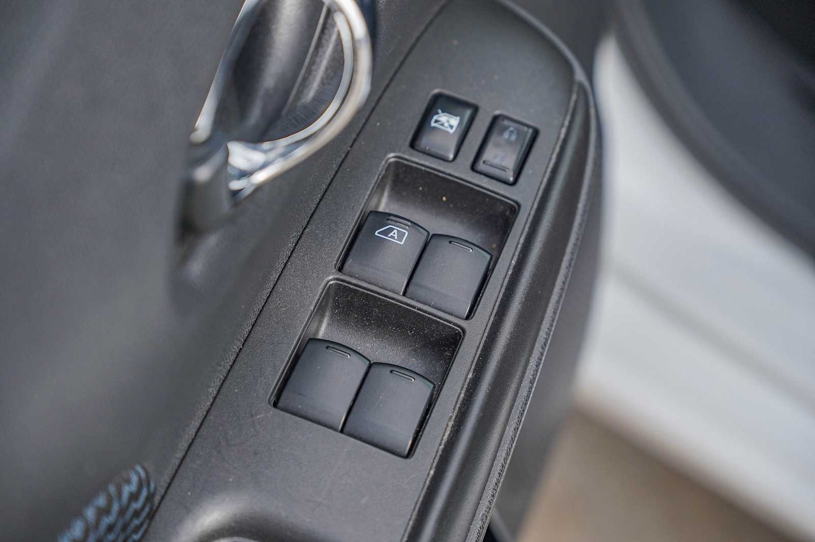 Thumbnail: 2018 Nissan Versa Note - 23