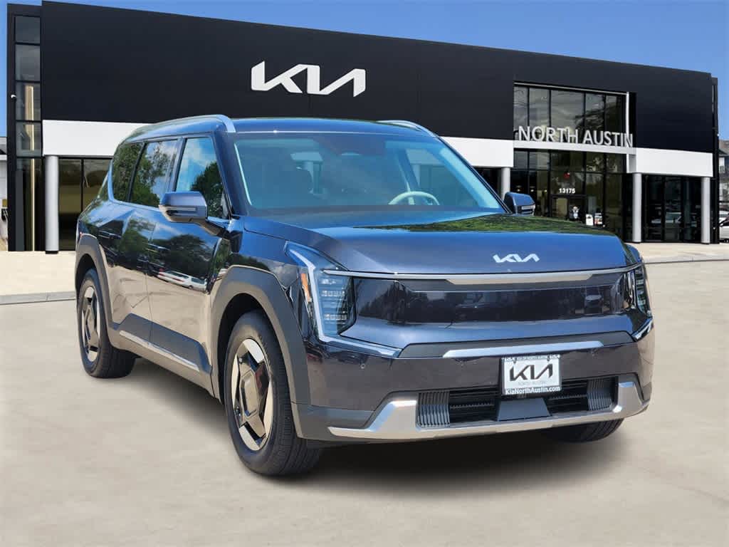 Thumbnail: 2025 Kia EV9 - 3