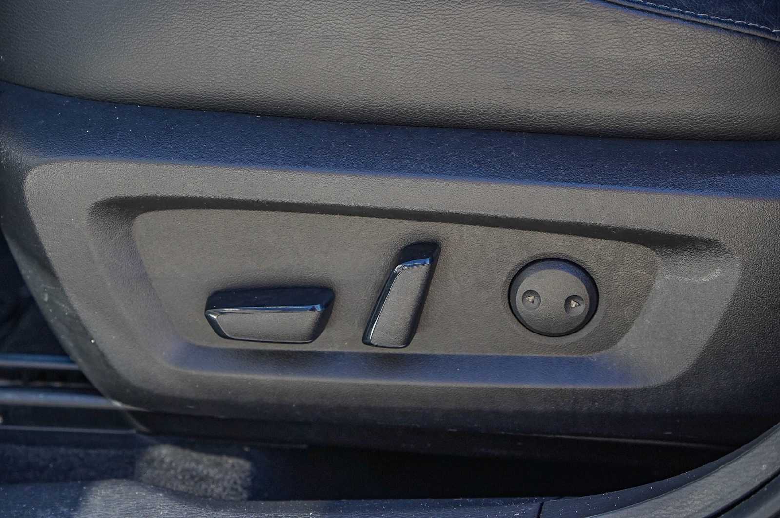 Thumbnail: 2022 Mitsubishi Outlander - 25