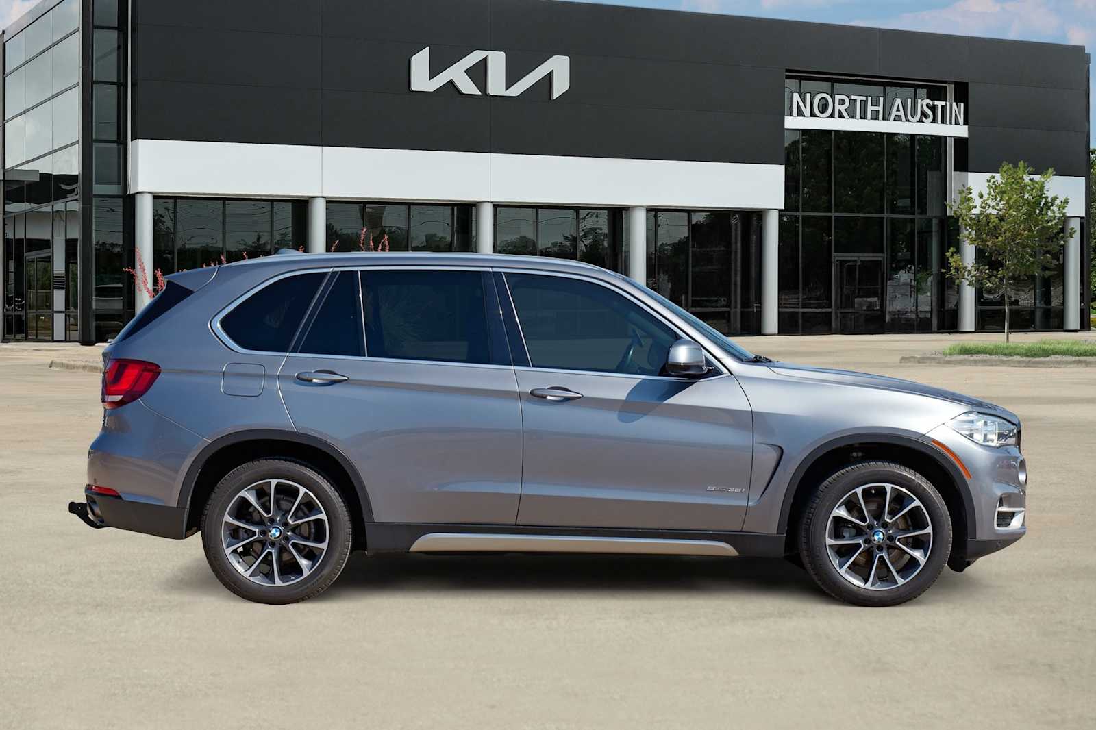 Thumbnail: 2017 BMW X5 - 7