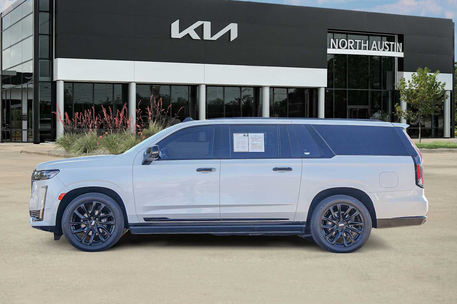 Thumbnail: 2021 Cadillac Escalade - 4