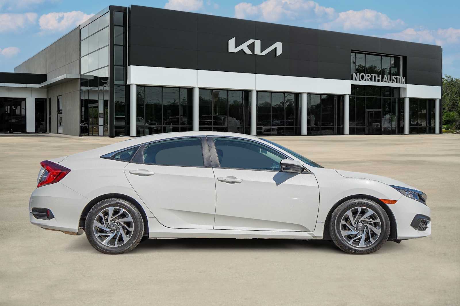 Thumbnail: 2016 Honda Civic - 4