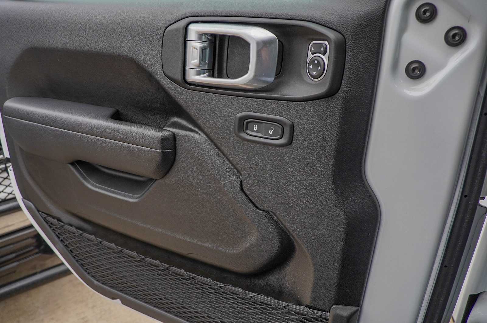 Thumbnail: 2022 Jeep Gladiator - 22