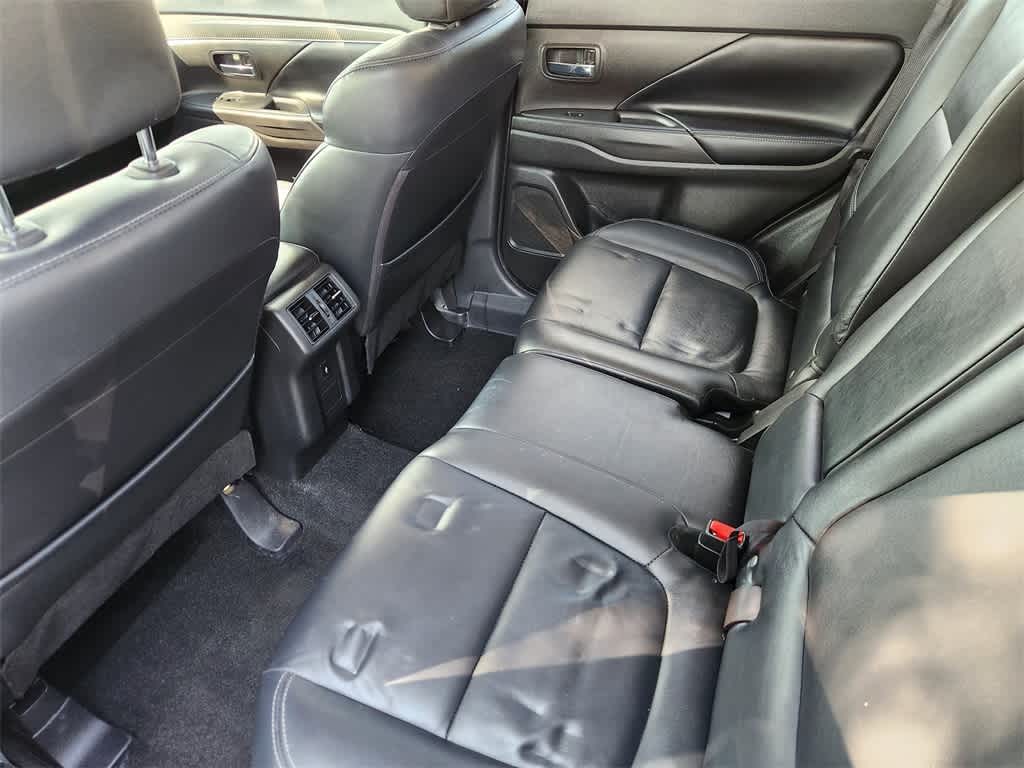 Thumbnail: 2019 Mitsubishi Outlander - 28