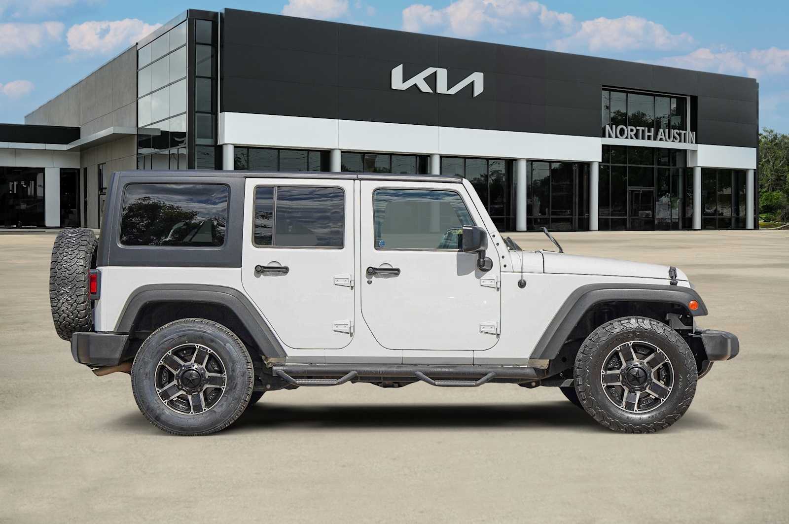 Thumbnail: 2016 Jeep Wrangler - 7