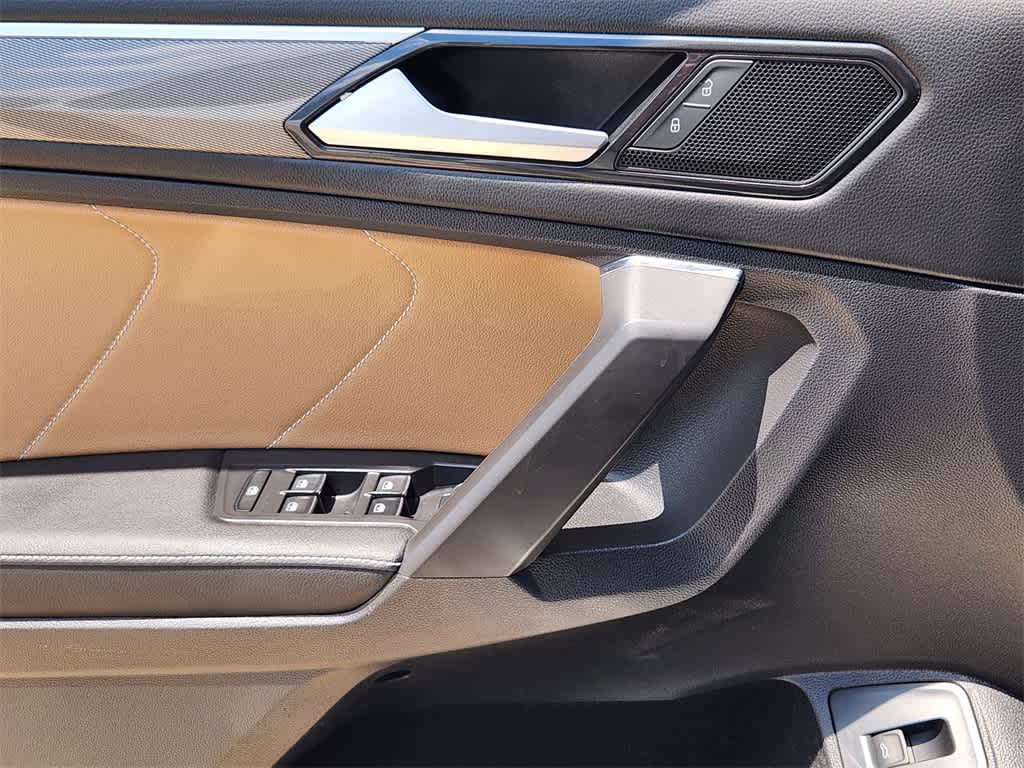 Thumbnail: 2022 Volkswagen Tiguan - 23