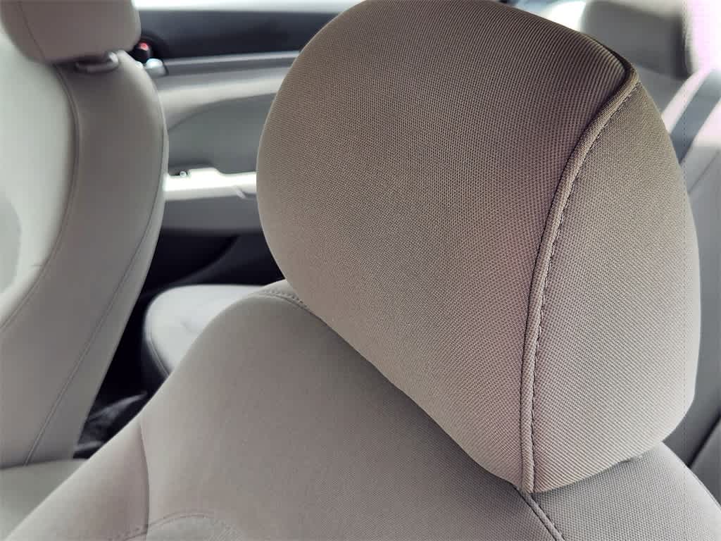 Thumbnail: 2017 Hyundai Elantra - 15