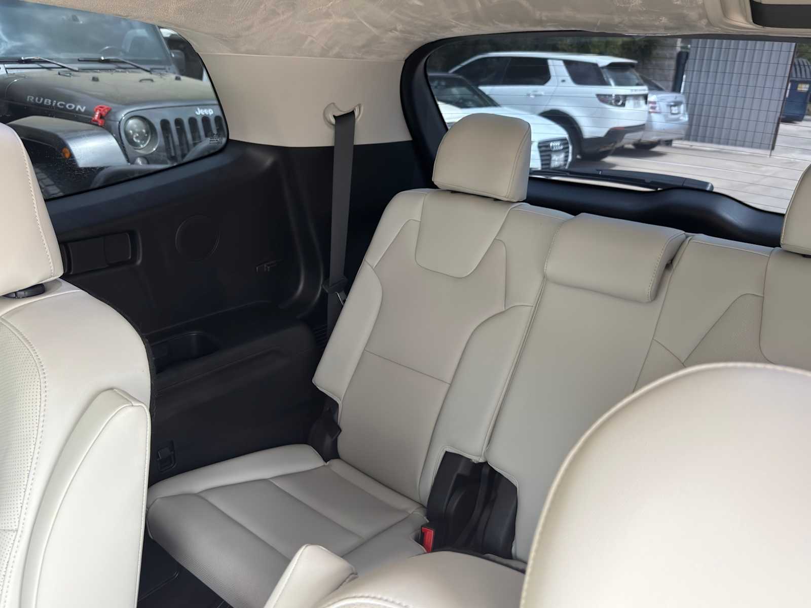 Thumbnail: 2022 Kia Telluride - 31