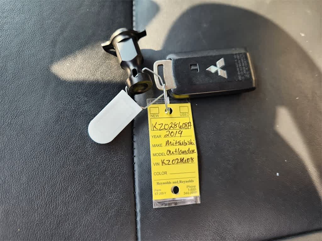 Thumbnail: 2019 Mitsubishi Outlander - 31